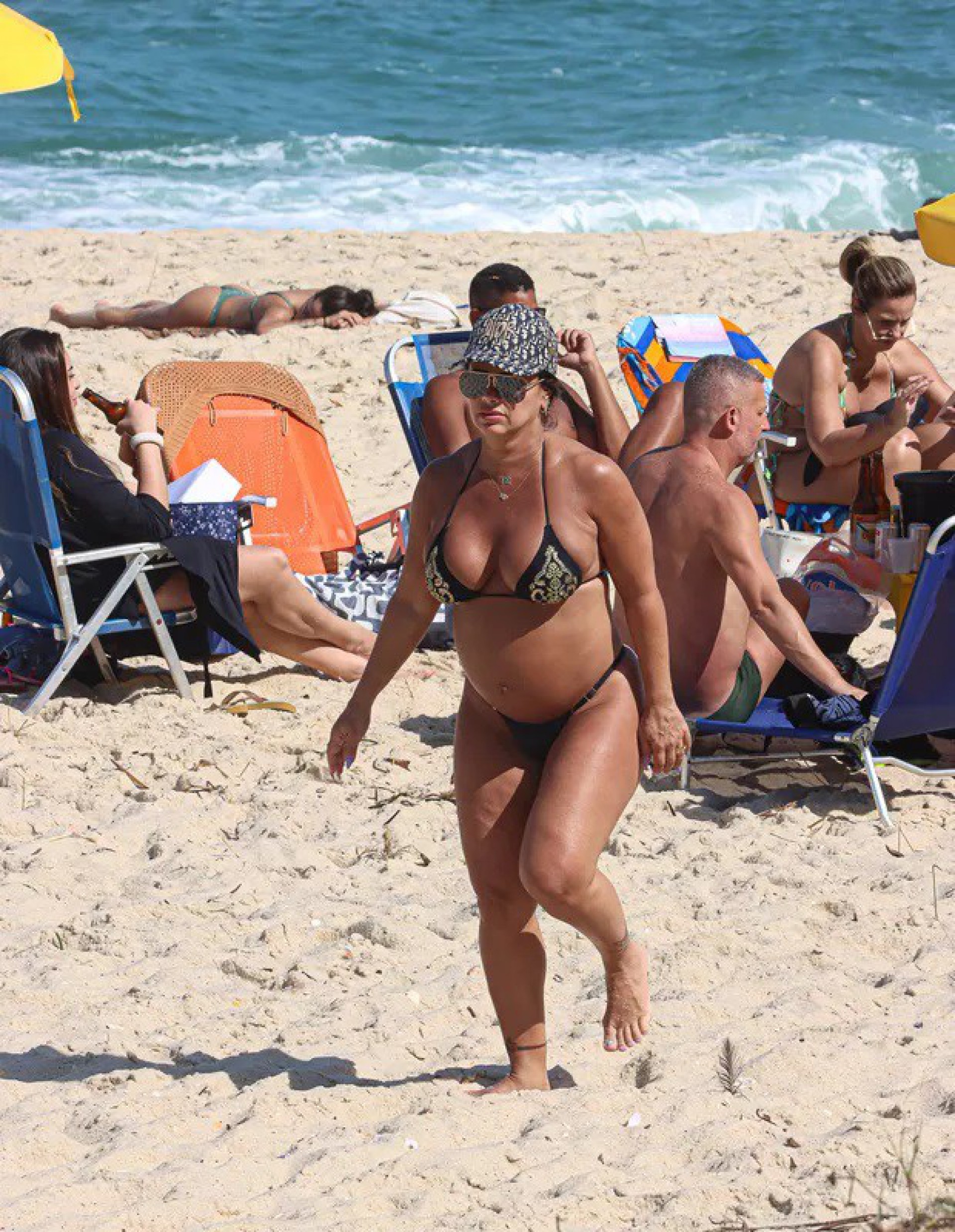 Viviane Araújo curte praia no Rio - Delson Silva / AgNews