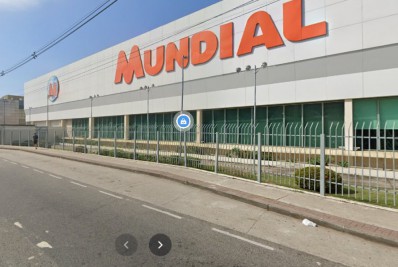 Tentativa de assalto em estacionamento de supermercado termina com tiroteio no Recreio dos Bandeirantes