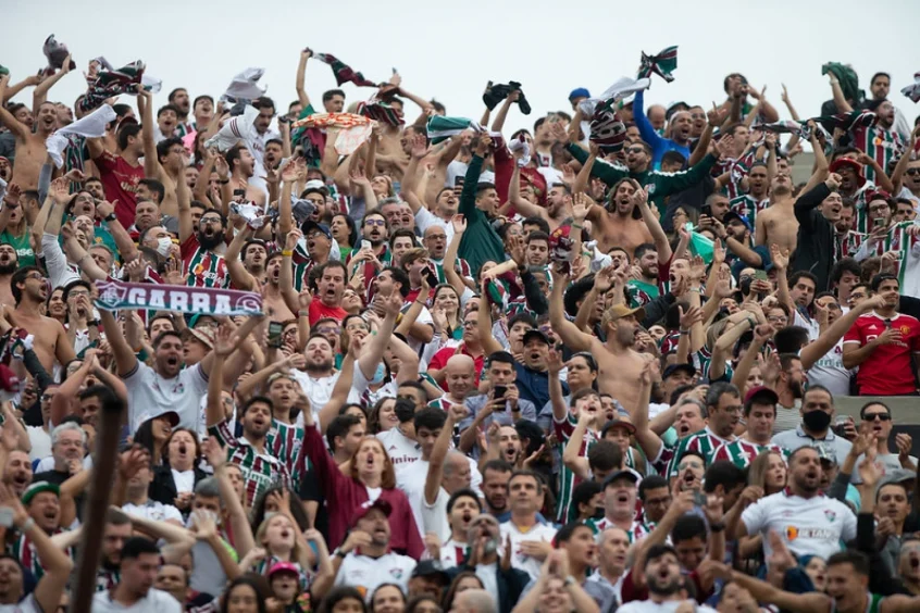 Torcida do Fluminense esgota mais um setor para duelo decisivo na Copa do Brasil