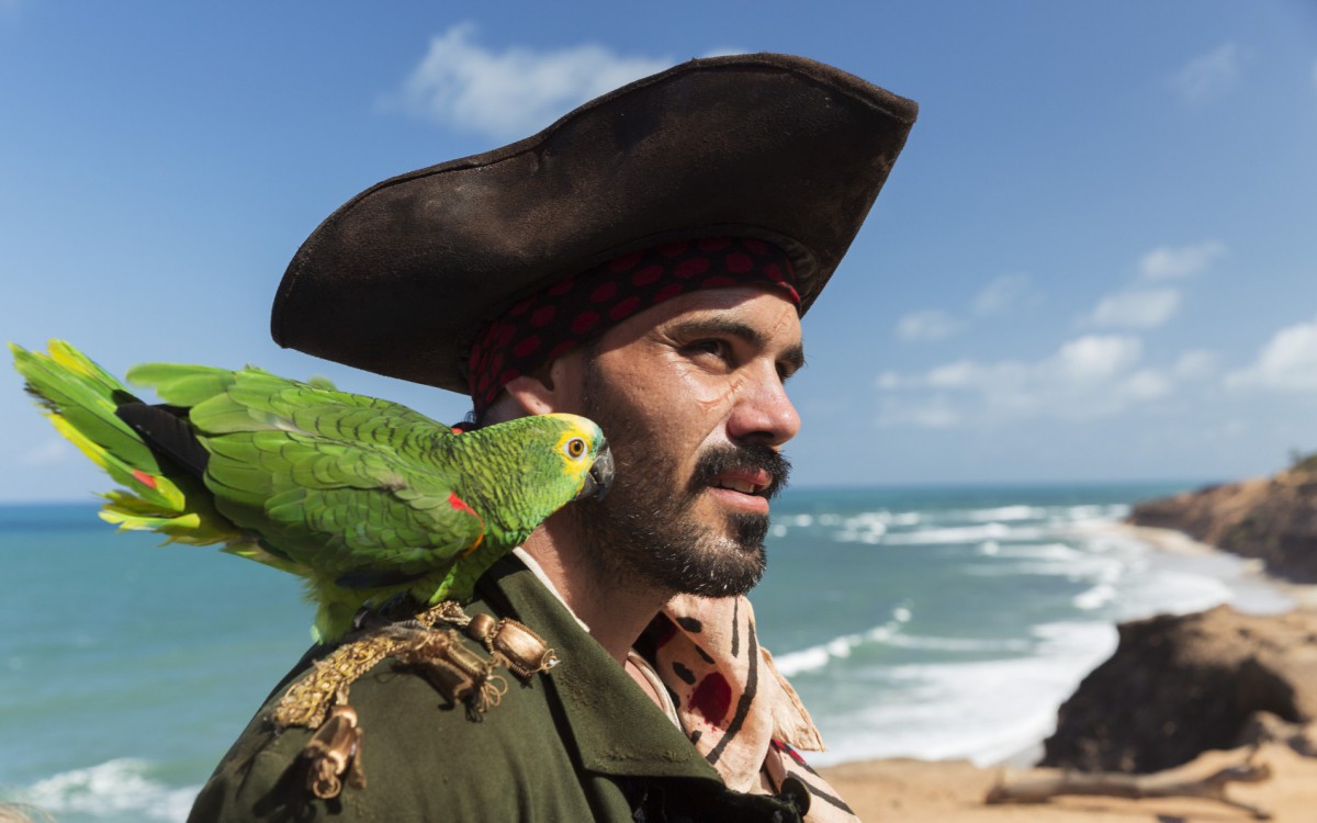 Juliano Cazarré interpreta o pirata Perna-de-Pau, o vilão de 'Pluft, o Fantasminha' - Divulgação