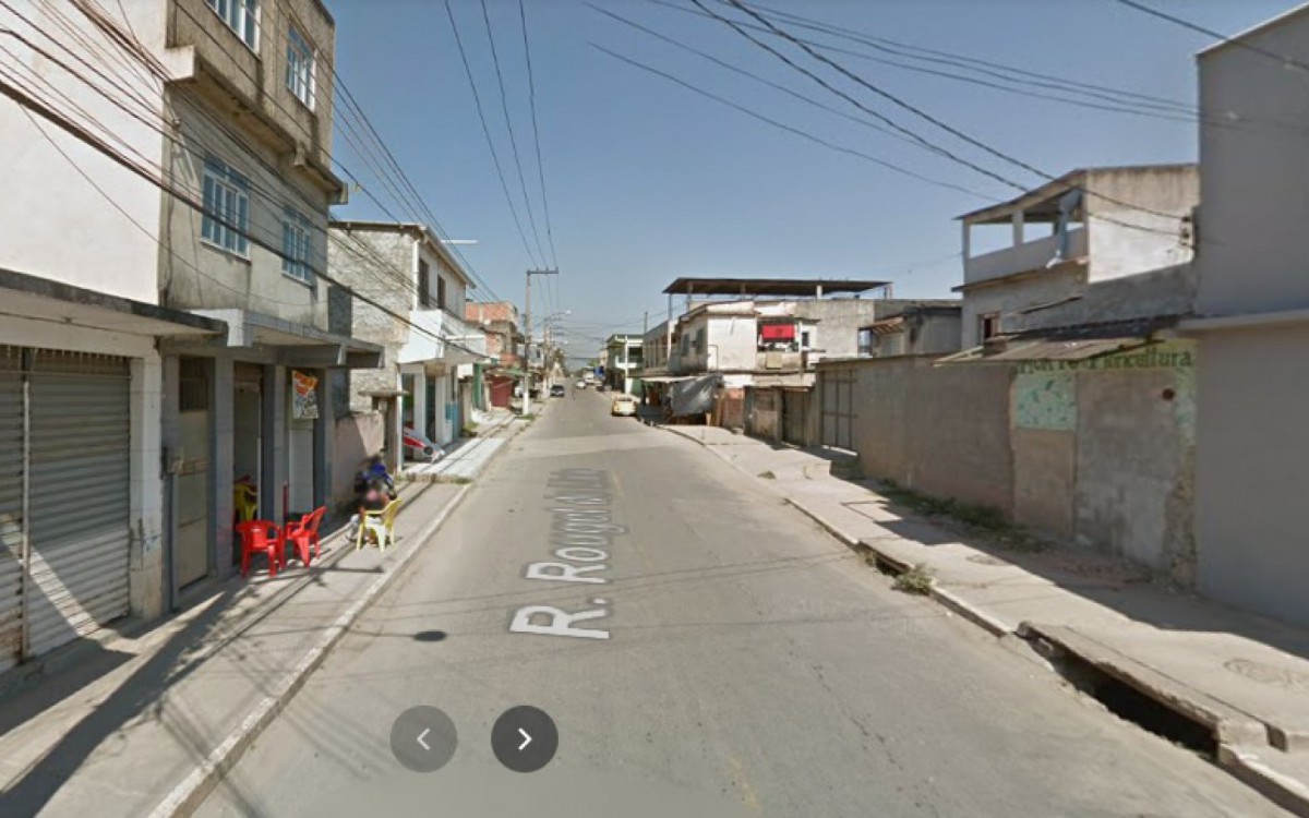 Pedreiro foi morto na Rua Rouget de Lisle, no bairro Pantanal, na Baixada