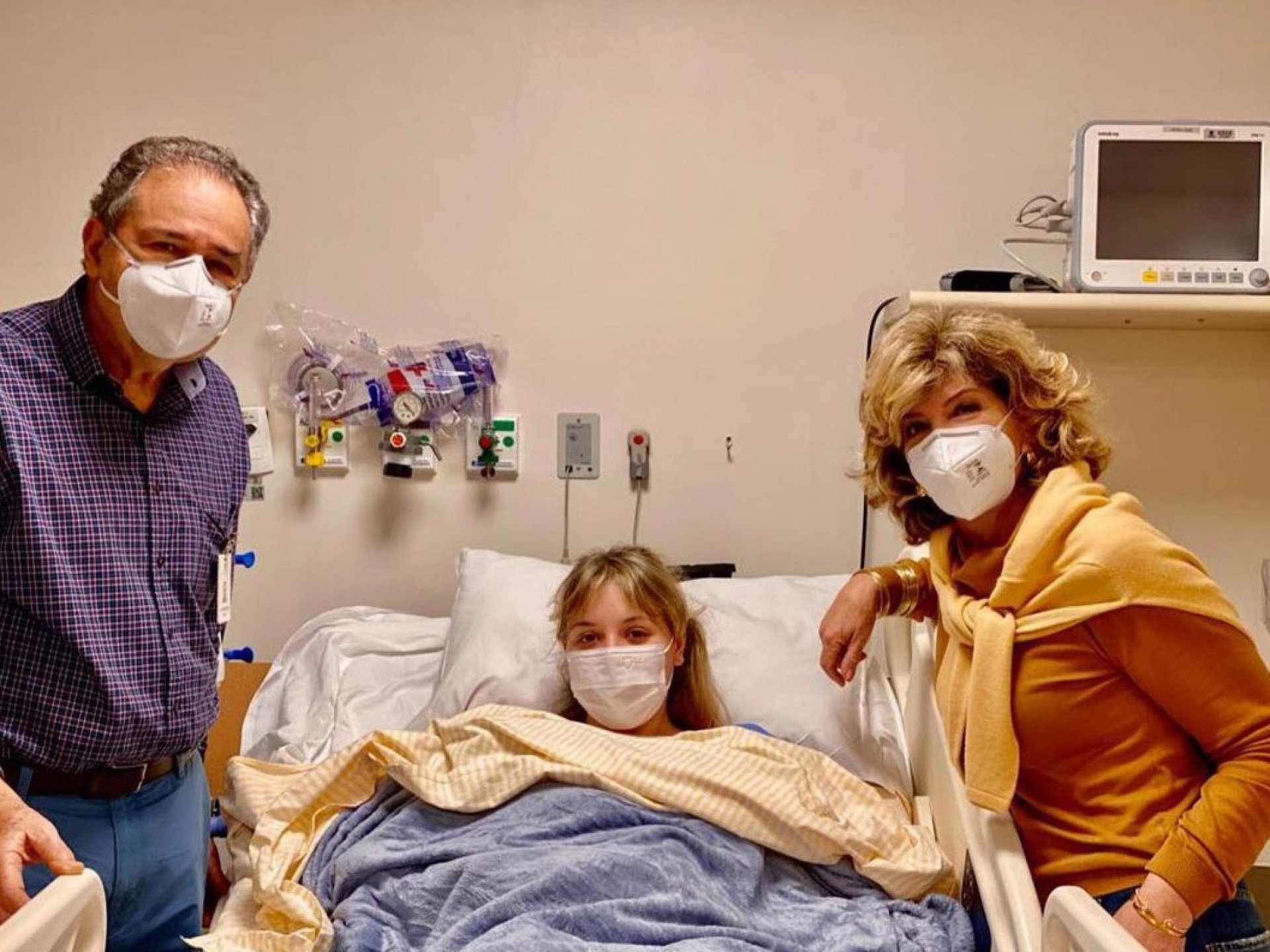 O esposo de Silvia Poppovic, Marcello Bronstein, recebeu transplante de medula óssea da filha, Ana - Reprodução/Instagram