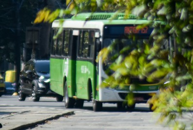 Duas linhas de ônibus voltam a circular nesta segunda-feira