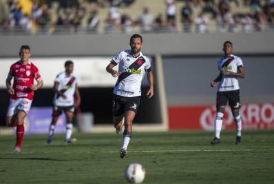 Derrota e rodada ruim faz chances de acesso do Vasco reduzirem ainda mais