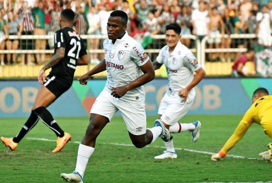 Em grande fase, Jhon Arias iguala marca de temporada emblemática de Darío Conca pelo Fluminense