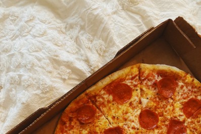 Dos mesmos criadores de Biscoito X Bolacha, vem aí: pizza com ou sem queijo