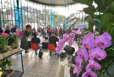 Palácio de Cristal atrai multidão após ser reaberto pela Prefeitura