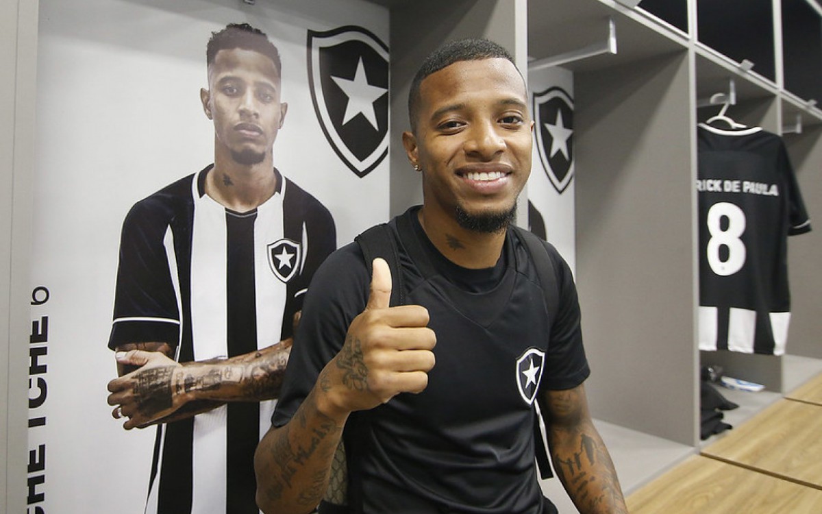 Tchê Tchê, volante do Botafogo
