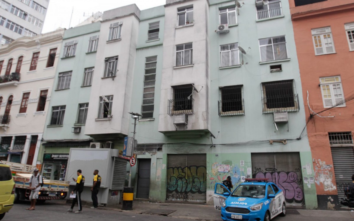 O pr&eacute;dio onde ocorreu o crime fica localizado na Rua Tadeu Kosciusko, 74, pr&oacute;ximo a esquina com a Rua Riachuelo, no Centro do Rio - Reginaldo Pimenta/Ag&ecirc;ncia O DIA