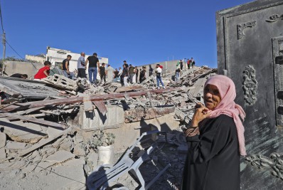 Israel destrói casas de dois palestinos acusados de matar colono israelense
