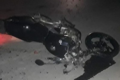 Belford Roxo: Mulher morre em acidente entre motocicleta e caminhão