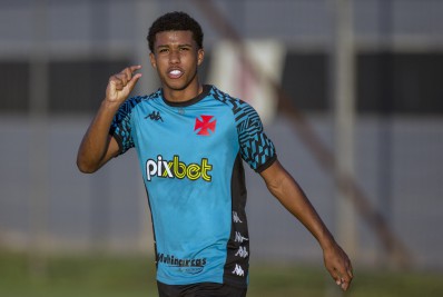 Agora é oficial: Vasco anuncia venda e se despede de Andrey Santos