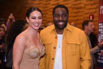 Paolla Oliveira, Lázaro Ramos e mais famosos prestigiam pré-estreia de filme em São Paulo