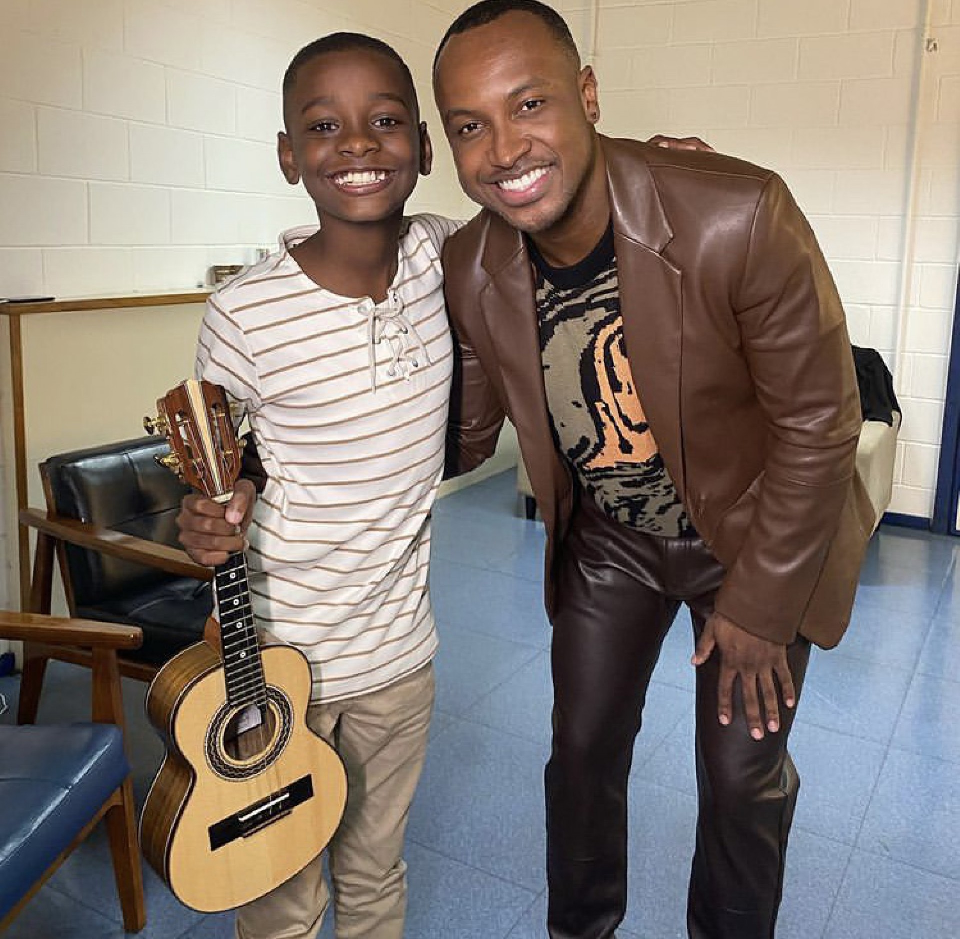 Miguel Vicente encontra Thiaguinho no 'Domingão' - Reprodução / Instagram