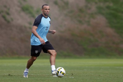 Marçal evolui em recuperação e vive expectativa por retorno no Botafogo