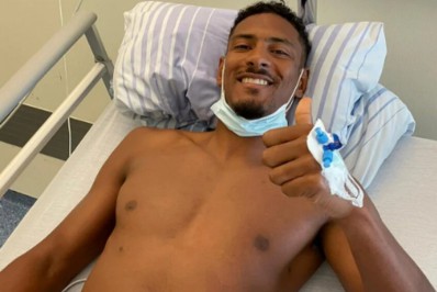 Atacante de gigante alemão passa por cirurgia após descoberta de tumor nos testículos