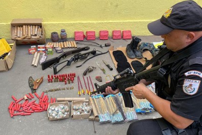PM apreende armas, munições e materiais para confecção de balões em Campo Grande
