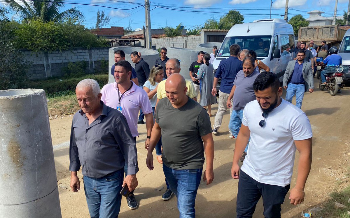 Al&eacute;m disso, em reuni&atilde;o na prefeitura, o grupo esclareceu d&uacute;vidas sobre a oferta de transporte p&uacute;blico na cidade e outros temas
