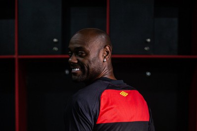 Ex-Flamengo, Vagner Love é anunciado pelo Sport Recife