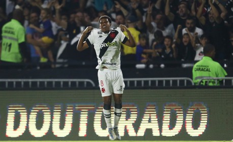 CEO do Vasco SAF, Luiz Mello celebra faturamento do clube com bilheteria na  Série B do Campeonato Brasileiro - Lance!