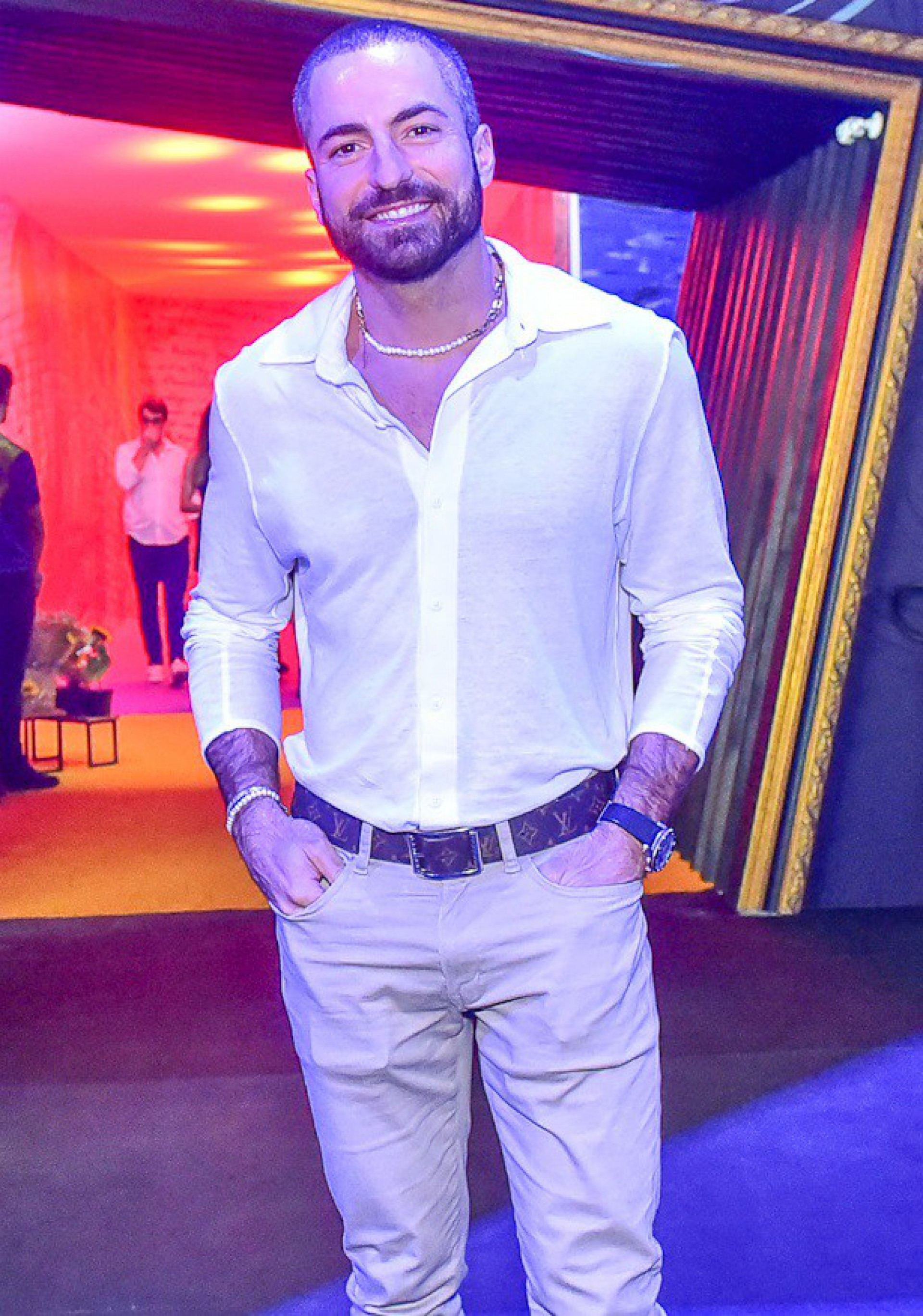 Thales Bretas - Marcello Sá Barretto/ Agnews