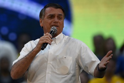 Bolsonaro é o candidato mais citado em bolhas contrárias ao seu discurso