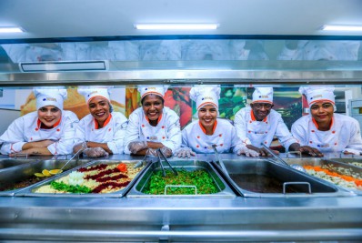 Restaurante do Povo de Belford Roxo completa um mês e já serviu 44 mil almoços e 22 mil cafés