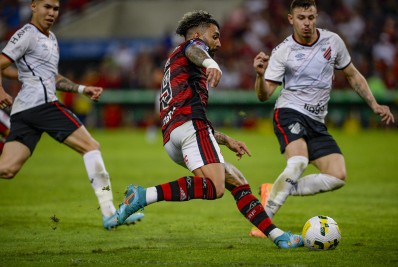 Dirigente do Flamengo ironiza denuncia contra Gabigol e Arrascaeta: 'É piada?'