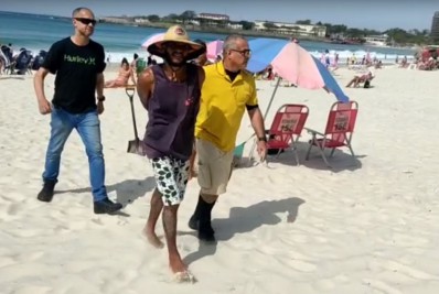 Criminoso foragido da Justiça de Minas Gerais é preso na praia de Copacabana