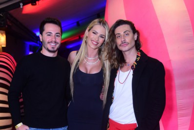 Yasmin Brunet e mais famosos curtem noitada em São Paulo; veja as fotos!