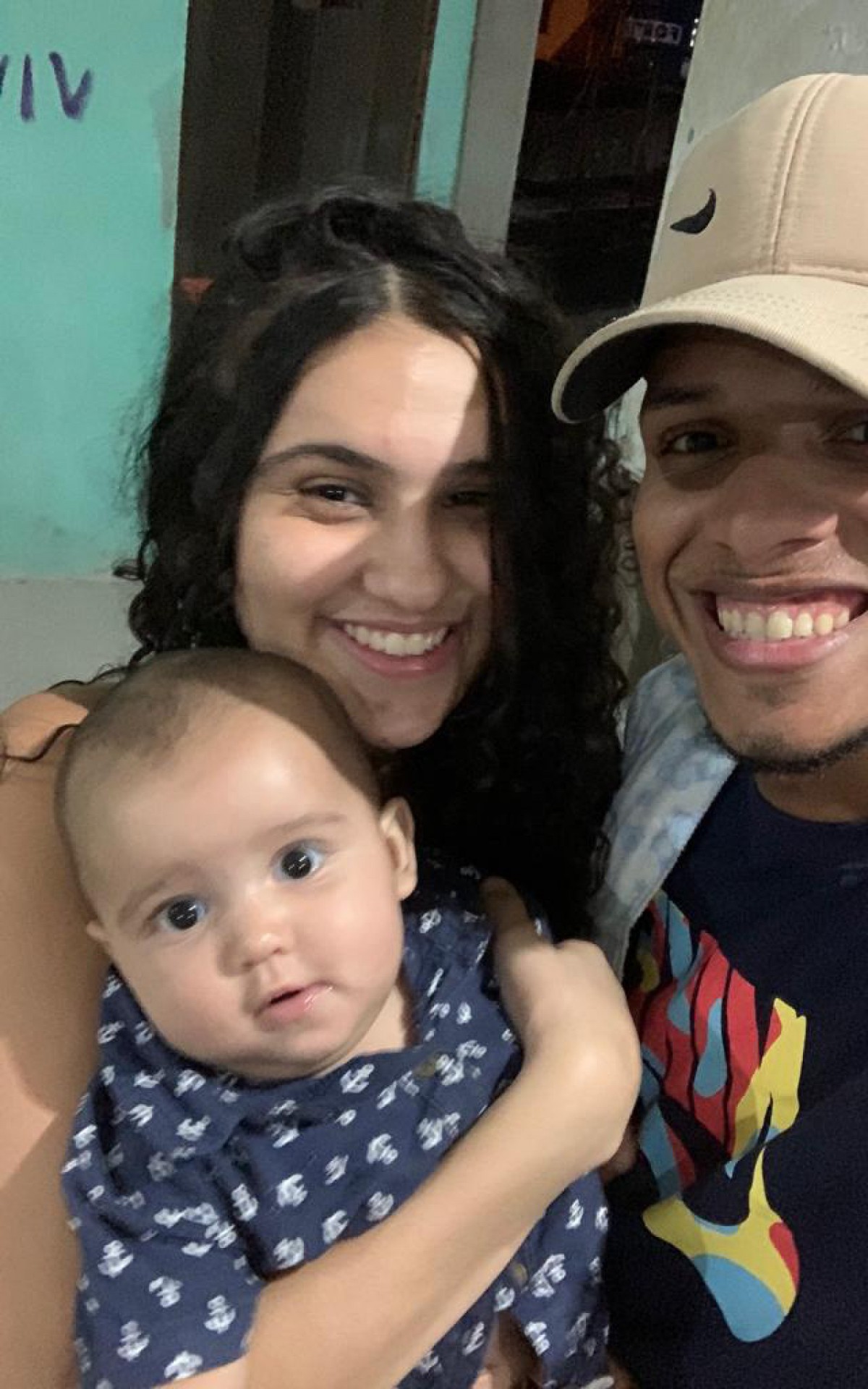 Wendel ao lado da esposa, Anna Kelly, e de sua filha - Divulgação