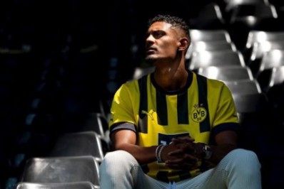 Com tumor maligno no testículo, substituto de Haaland vai desfalcar o Borussia 'por vários meses'