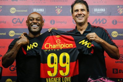 Vagner Love cita ídolo do Flamengo como um dos jogadores mais chatos que atuou ao lado