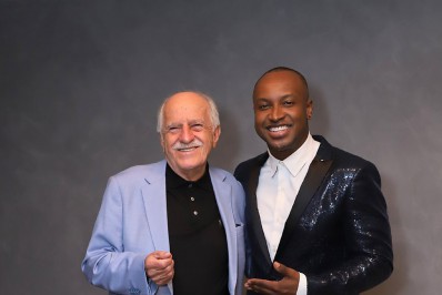 Ary Fontoura curte show de Thiaguinho na Zona Oeste do Rio