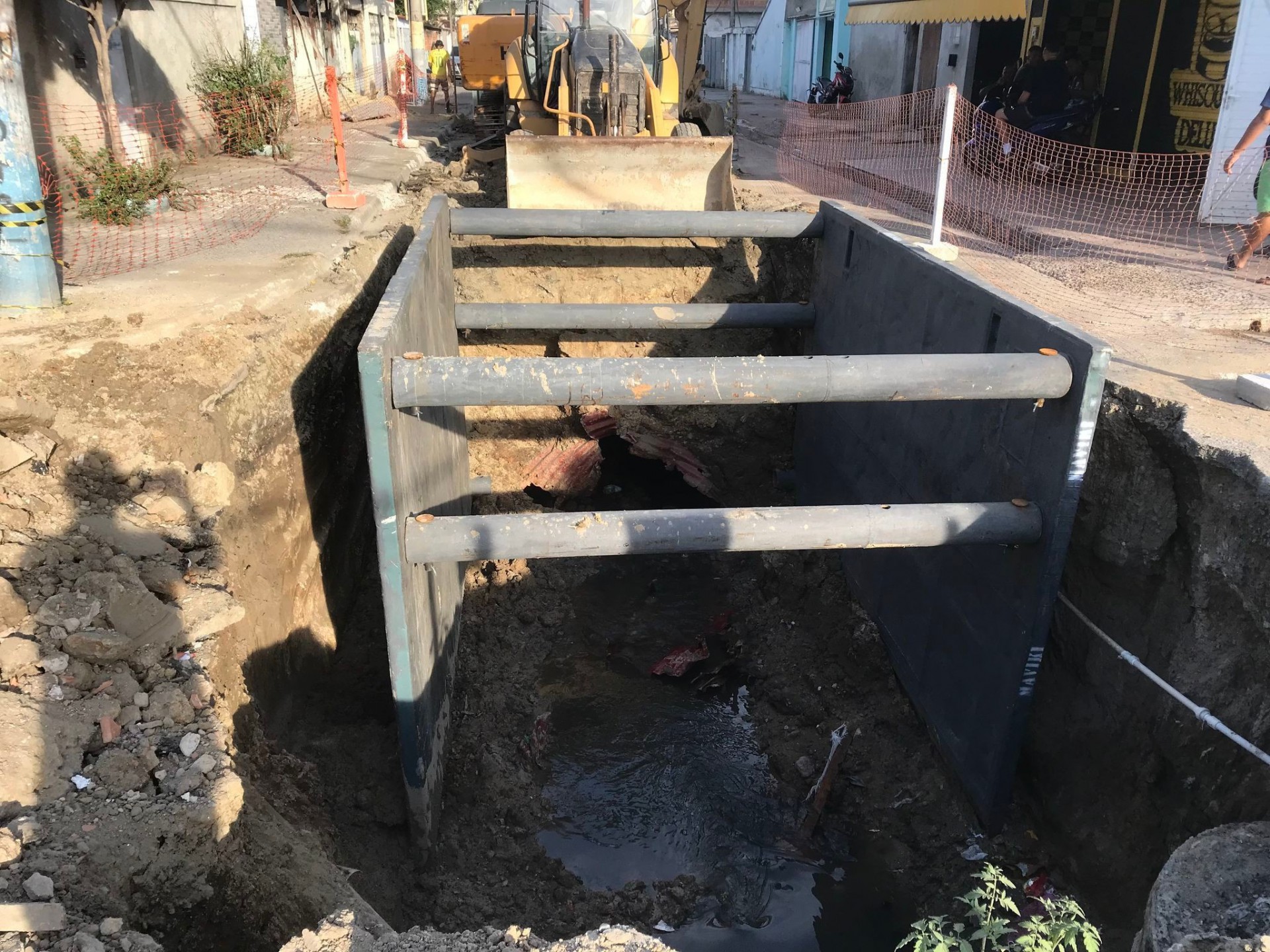 Obra de reparo da rede de drenagem em Mesquita - Divulgação/ PMM