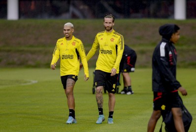 Flamengo teria interesse de emprestar lateral para clube do exterior 