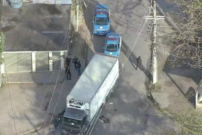 Caminhão com carga de arroz é recuperado pela PM em Caxias