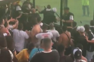 Diretoria do Vasco analisará imagens de confusão entre torcedores e PMs em São Januário