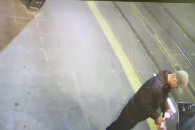 Vídeo: assassino de advogado mostra faca para outra pessoa minutos antes do crime no Centro 