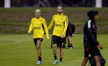 Três jogadores do Flamengo mudarão seus números de camisa para