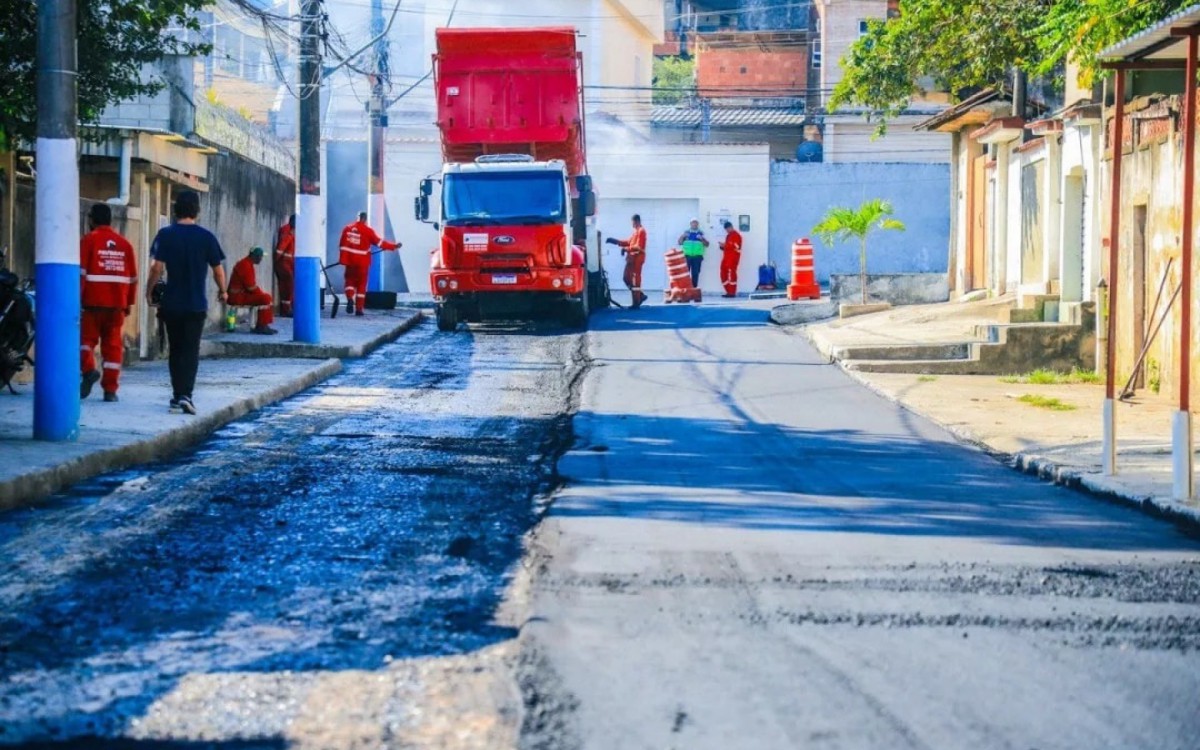 Asfalto chegando nas Ruas  Nobel e  Piracicaba, no bairro Venda Velha