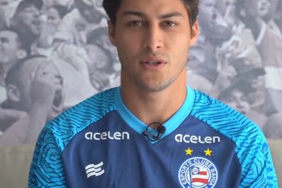 Após críticas, clube da Série B justifica acerto com ex-jogador do Botafogo: 'Pediu perdão'