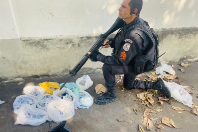 Dois homens são presos e um adolescente é detido em Belford Roxo