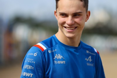 Equipe anuncia substituto de Alonso para a temporada de 2023 na F-1