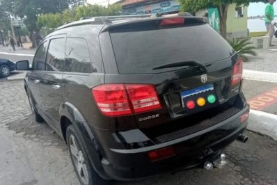 Guarda Municipal recupera carro roubado em Araruama