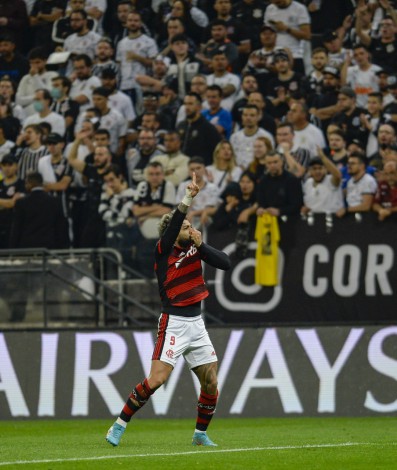 Gabigol fez o segundo do Fla na partida de ontem, em São Paulo