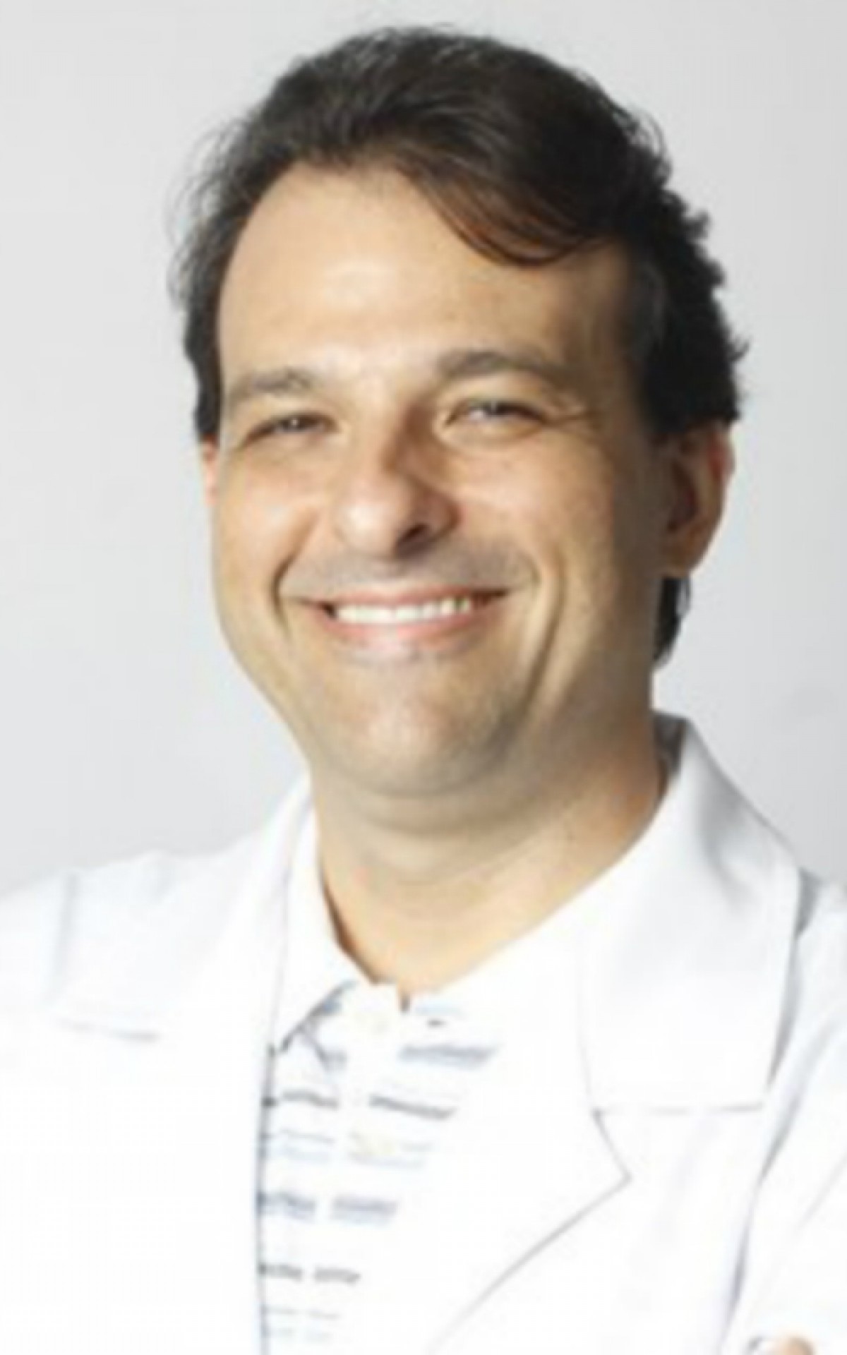 Dr. Clay Brites é Pediatra e Neurologista Infantil (Pediatrician and Child Neurologist); Doutor em Ciências Médicas/UNICAMP (PhD on Medical Science); Membro da ABENEPI-PR e SBP (Titular Member of Pediatric Brazilian Society); Integrante e palestrante do Instituto Neurosaber