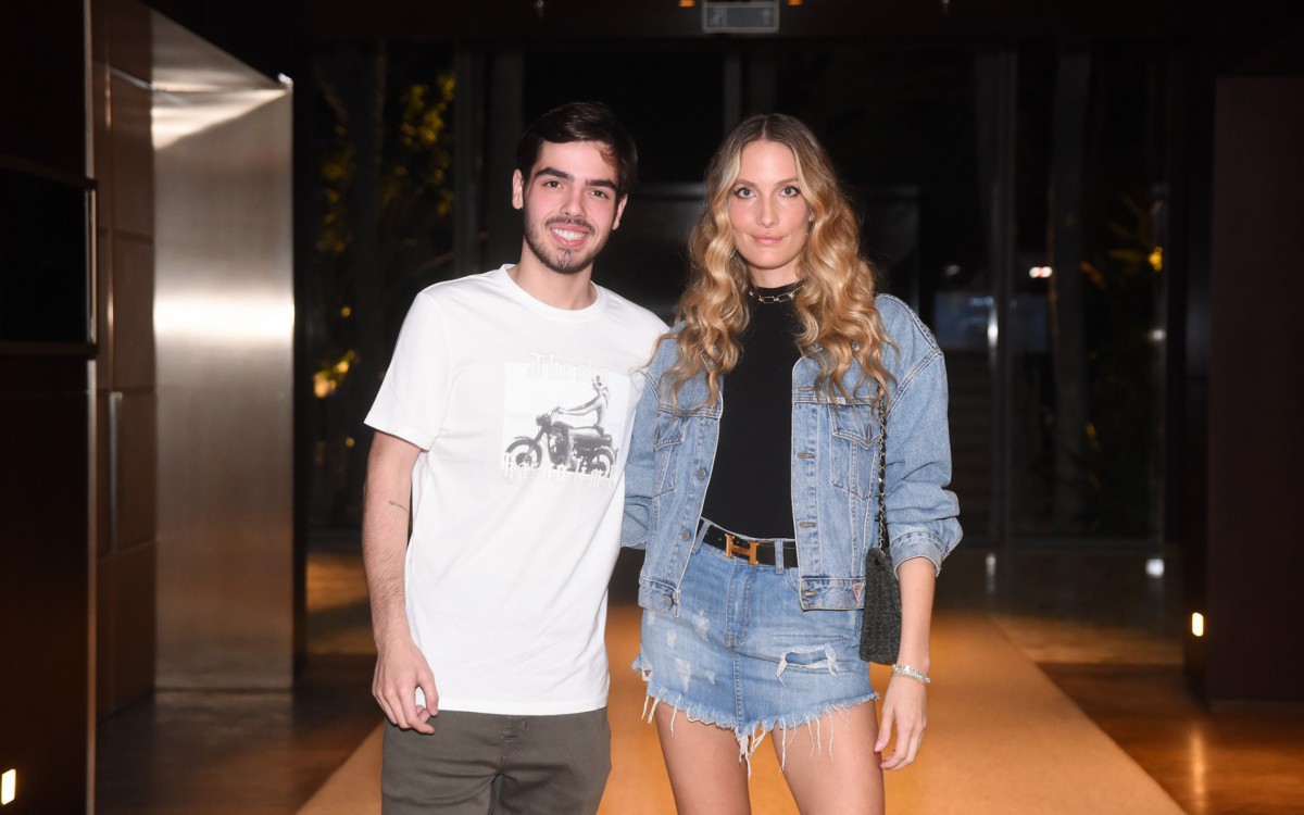 Jo&atilde;o Guilherme Silva, filho de Faust&atilde;o, e a namorada, Schynaider Moura