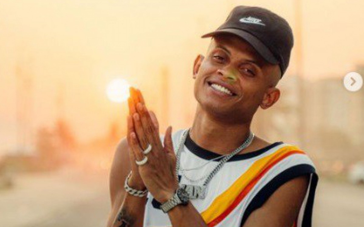 Tamb&eacute;m cantor, Yan nega envolvimento com o crime organizado