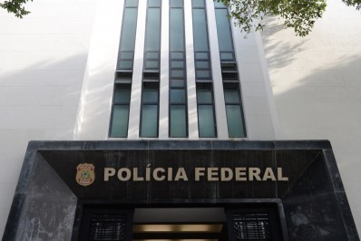 81% dos policiais querem posse de eleito e 84% preferem a democracia